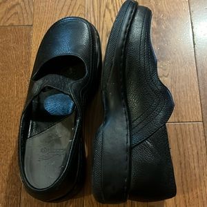 Dansko clogs black size 6M